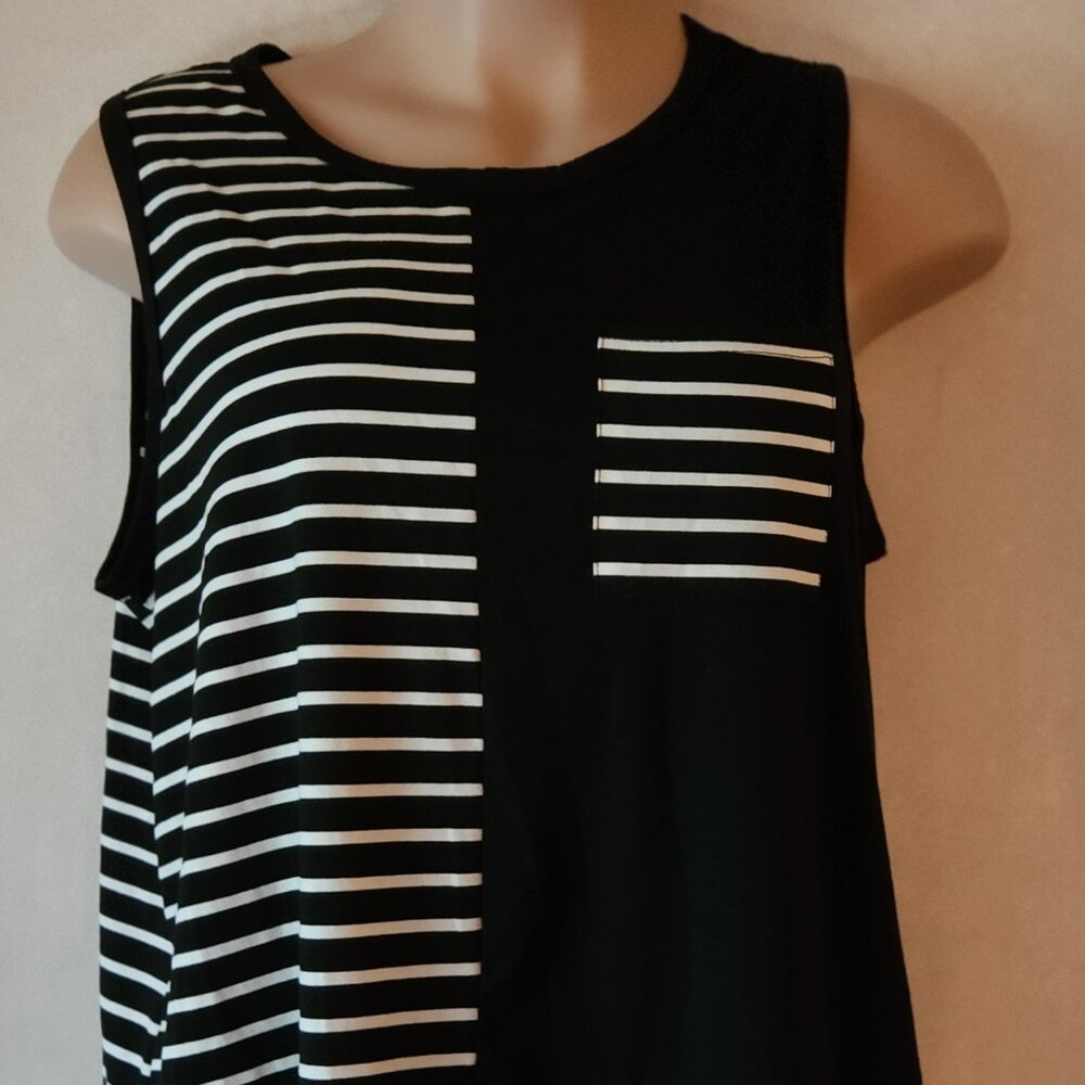 Emery Rose tank sz 2X black white stripe EUC
